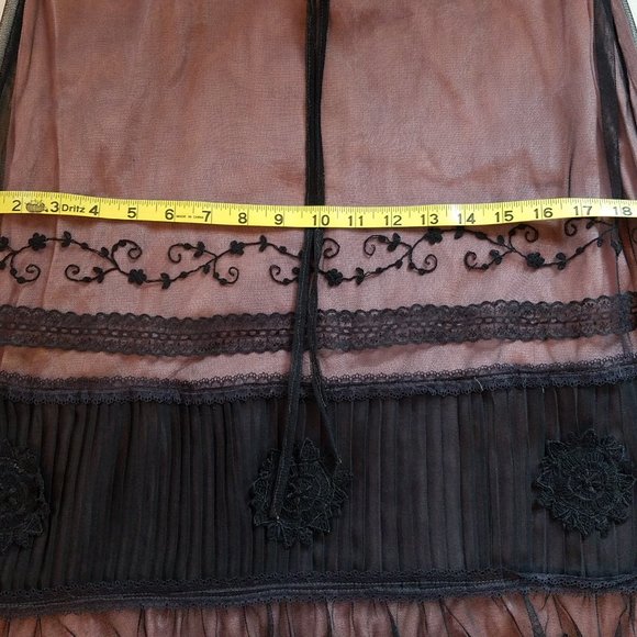 Black lace skirt . Size 8 - Picture 6 of 9
